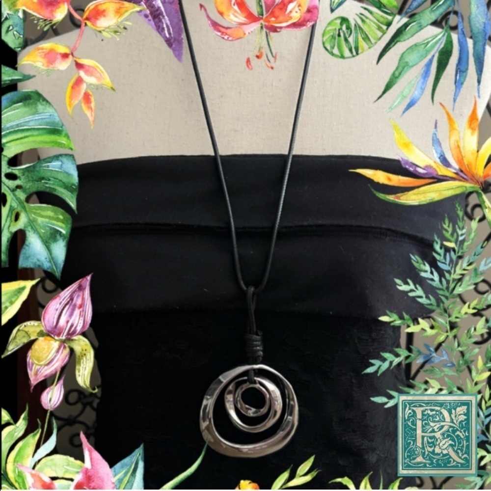 NWOT Real Silver plated Fashion Pendant Necklace​